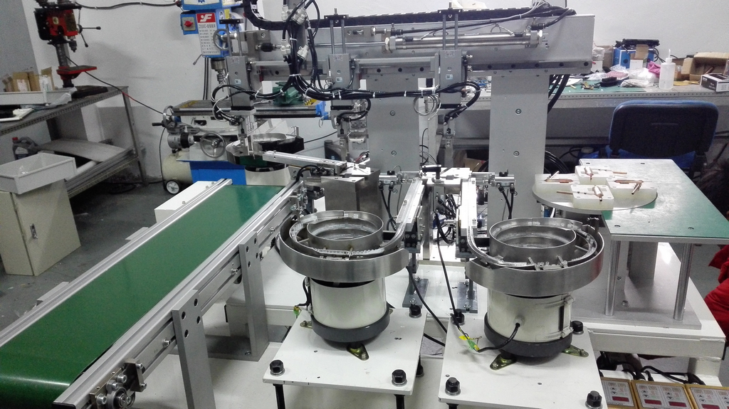 干燥过滤器自动装盖子